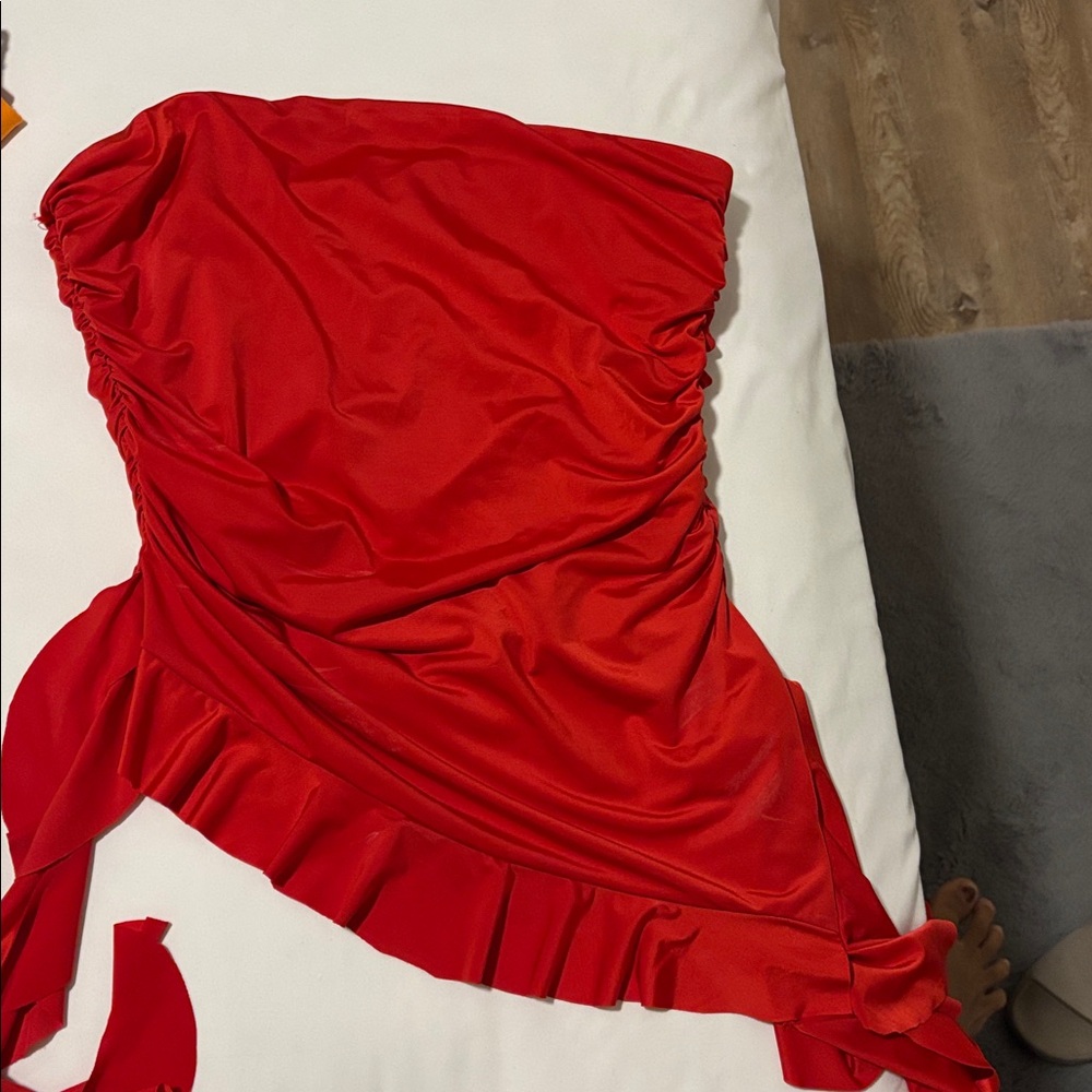 Thirty/Thirty Red Garment - Picture 3 of 3